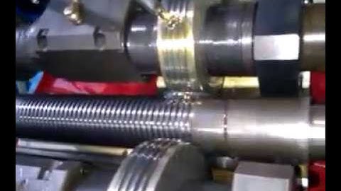 Scaffolding pipe thread rolling machine