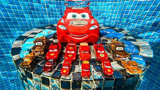 Looking for Disney Pixar Cars On the Rocky Road : Lightning McQueen, Mater, Dinoco McQueen, Mack