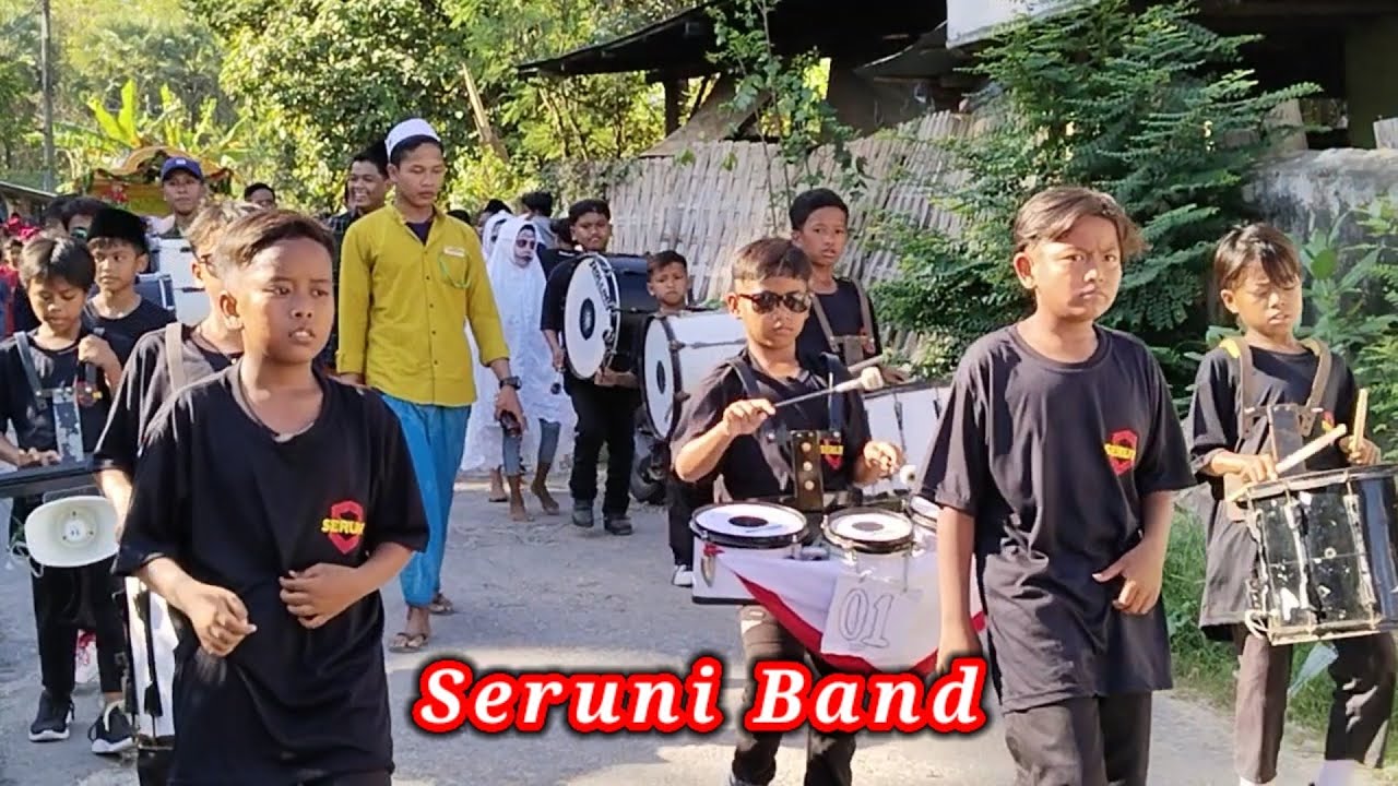 Pawai Karnaval Al Huda Galis Karduluk dengan hiburan tong tong Mahkota SJ, Sekar tanjung, Yanmu Band