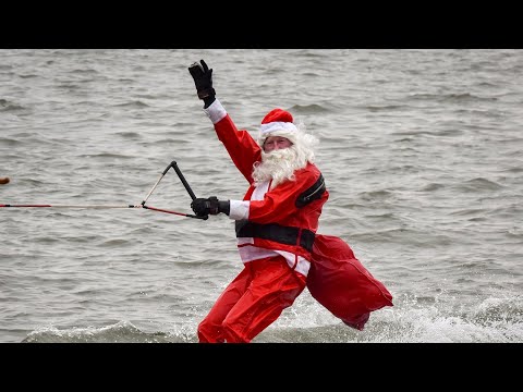 Video: The Waterskiing Santa 2018 vo Washingtone, D.C