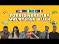 Foreigners Try Malaysian Kueh