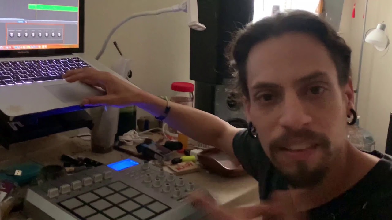 Creating a Bass Line in Garage Band with Akai MPD24 Soulection Inspired