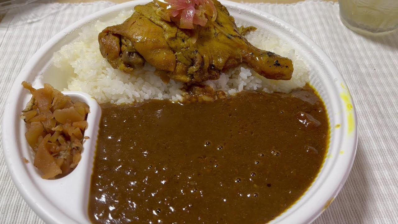 すき家　炭火焼きほろほろチキンカレー　メガ盛り９９０円