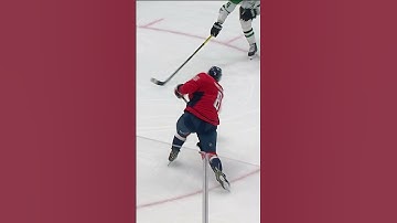 Ovi one-timer vs. hockey stick 🏒💥🥴
