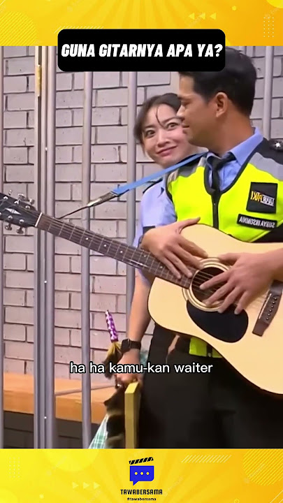 Surya nyanyi pale gitar tapi kok gitu taa cara mainnya, emang ada aja gimmick lapor pak