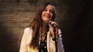 Bailando así, Margarita Laso