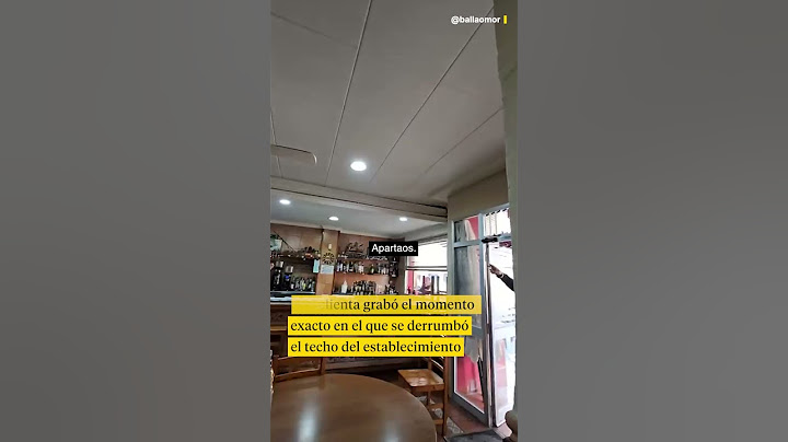 "Apartad, que va a caer": Se desploma el techo de un bar en Valencia