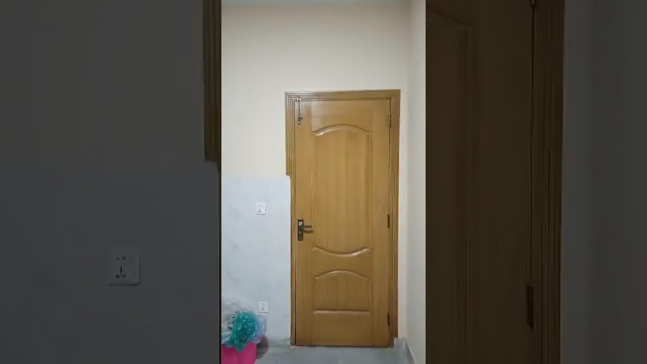 10 Marla 3-Story House Available for Sale📍 Prime Location: Pakistan Town, Islamabad