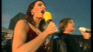 Anna Maria Kaufmann und Joey Tempest running with a dream