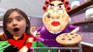 KÖTÜ BÜYÜKANNE BİZİ KURABİYE YAPMAK İSTİYOR! 😱 | Roblox ESCAPE EVIL GRANDMA! screenshot 1