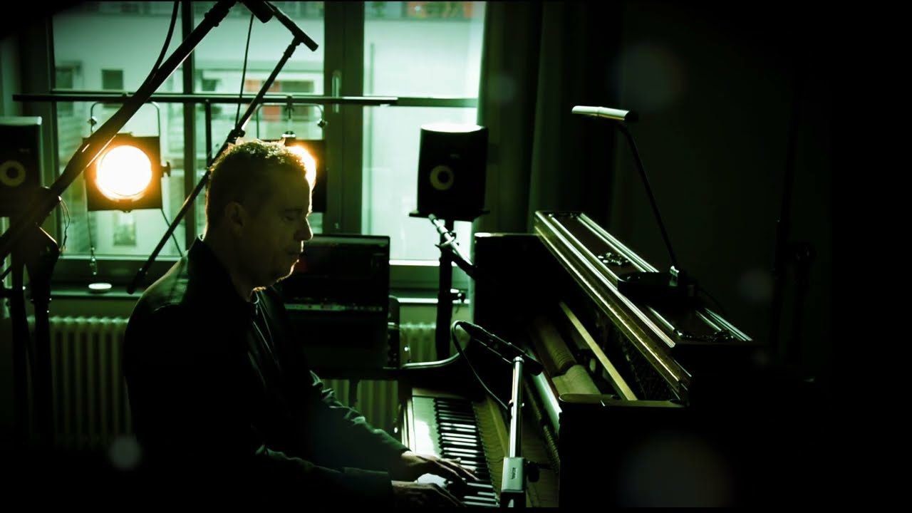 Sleduj Dirk Maassen - Sailing (Live) na YouTube Sleduj Dirk Maassen - Sailing (Live) na YouTube