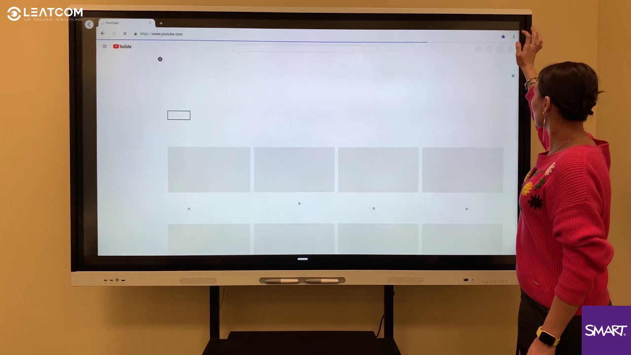 Экран смарт 6. Интерактивная доска Smart Board mx75. Интерактивная панель Smart Board sb480. Доска линукс интерактивная.