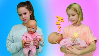 Чем кормить БЕБИ БОН Эмили? Сестрички играют в куклы! Видео для девочек с Baby Born