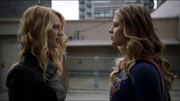 Supergirl head butt KOs blond leather clad mind controlling villainess - TV show Catfight