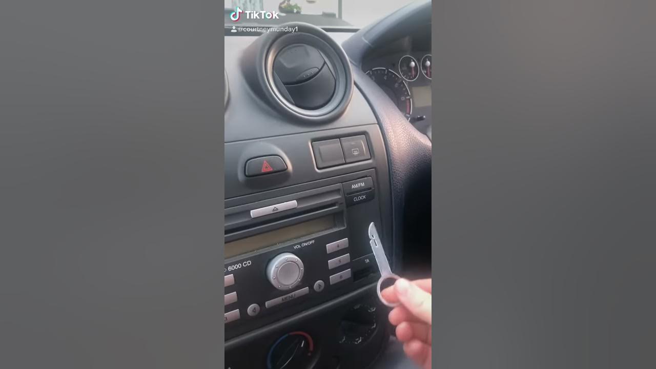 HOW TO GET A CAR RADIO OUT #FORD #FIESTA #🙌🏼  FOLLOW MY TIKTOK TOO