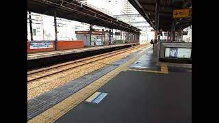【京阪電車】守口市駅を通過する8000系特急