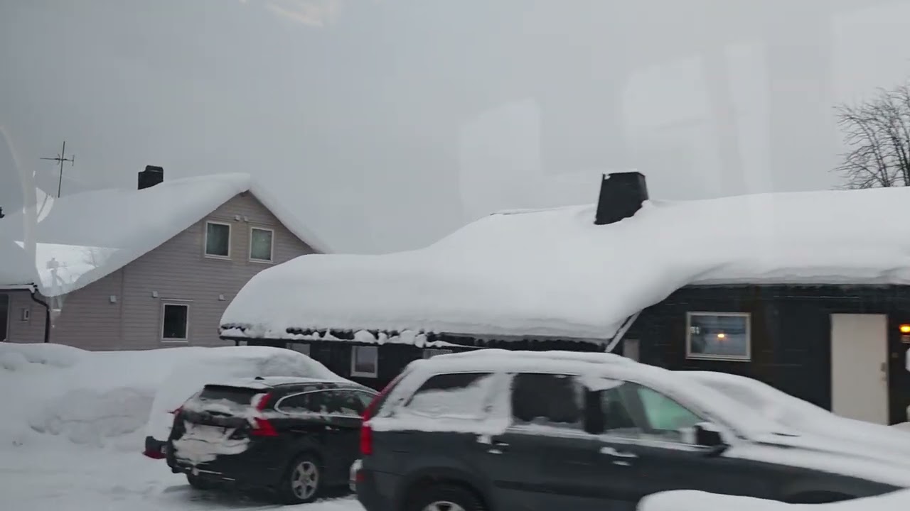 ❄️🛺🌨️🏠 #BusRide #norway #RoadTrip #SnowBoarding #tromso