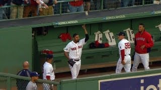 Sox bullpen snags Papi's homer, flips to fans