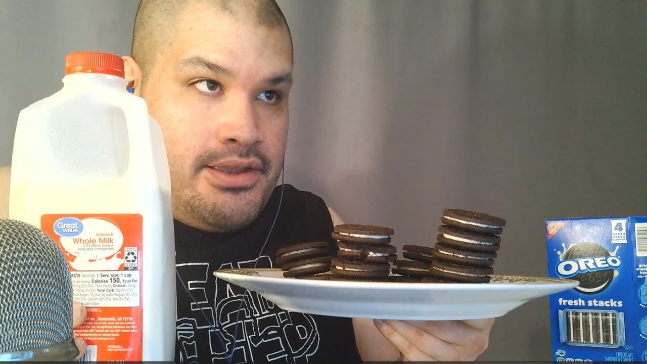 Asmr Oreos & Milk Mukbang