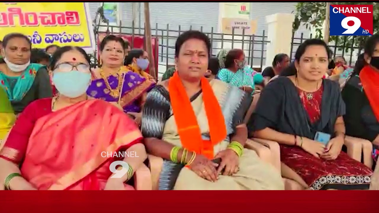 Colonial protest in front of wines@Channel9hd