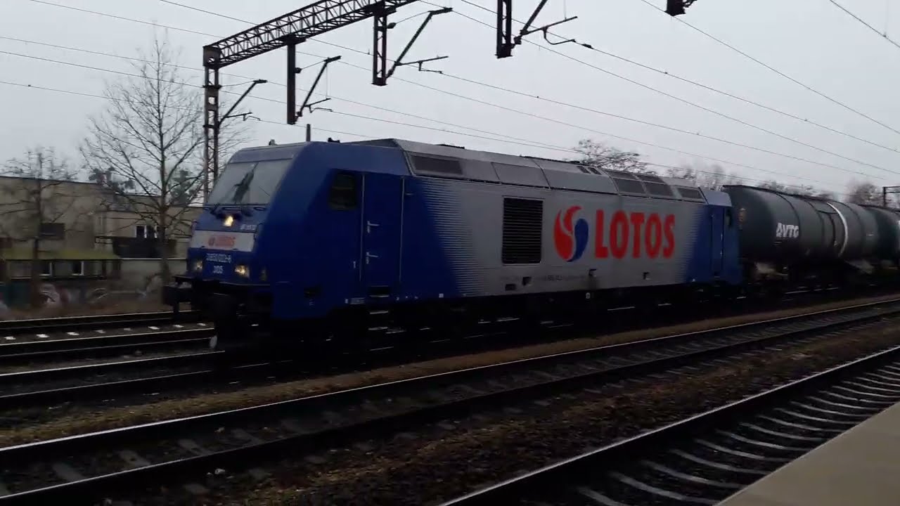 Przejazd lokomotywy br285 127 przez stacje Kędzierzyn-Koźle.