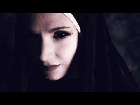 Монашка стерла черную помаду когда сосала