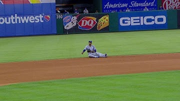KC@TEX: Escobar robs Lucroy with nice diving grab