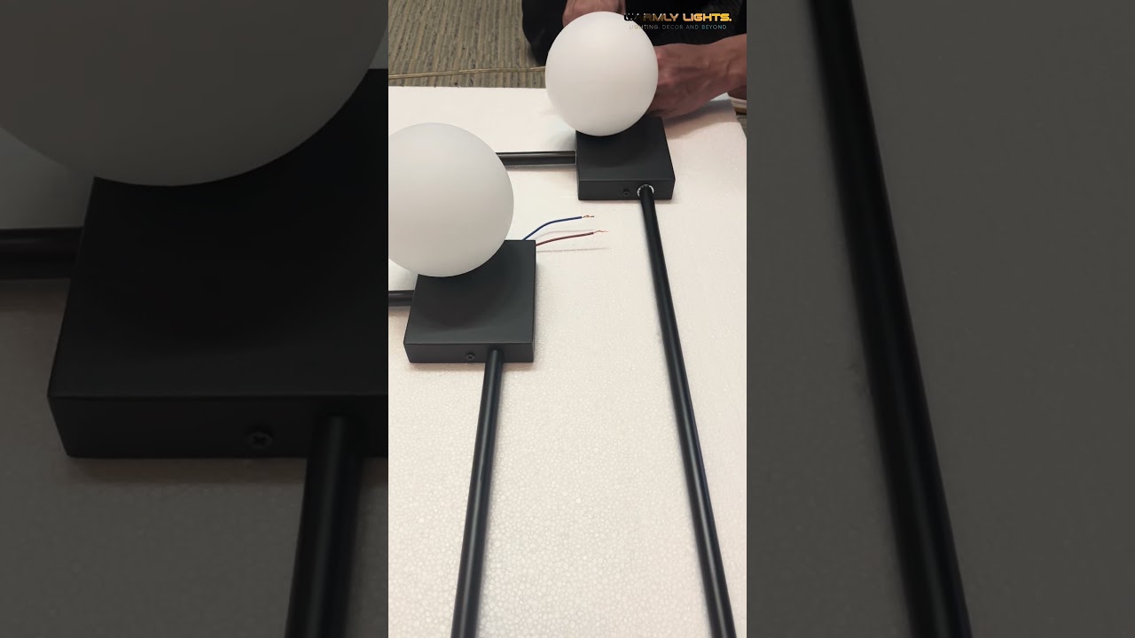 IAN Shiri Modern Wall Light – Sleek Creative LED Design 