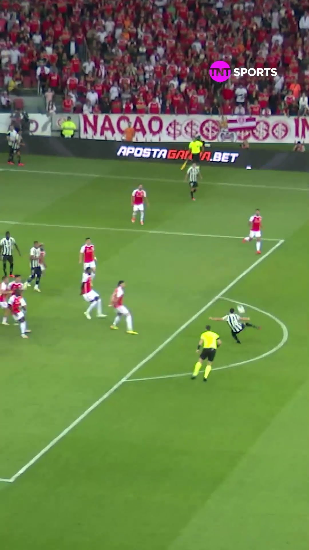 OLHA COMO O JORGE IGGOR NARROU O GOLAÇO DO SAVARINO! #shorts