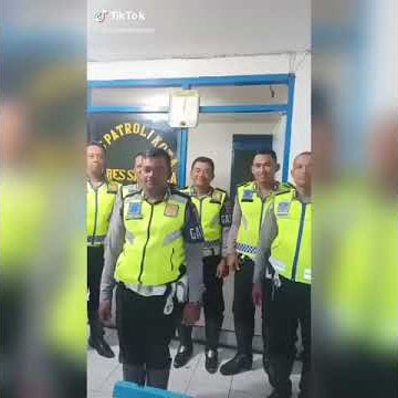 Tiktok Polisi Siti Ropeah ( Lagu Banjar )