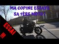 Essai  ma copine essaye sa 1re moto 