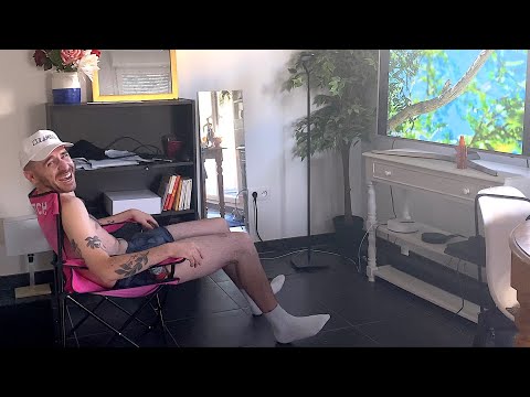THIS FRIEND WHO DIDN'T GO ON VACATION