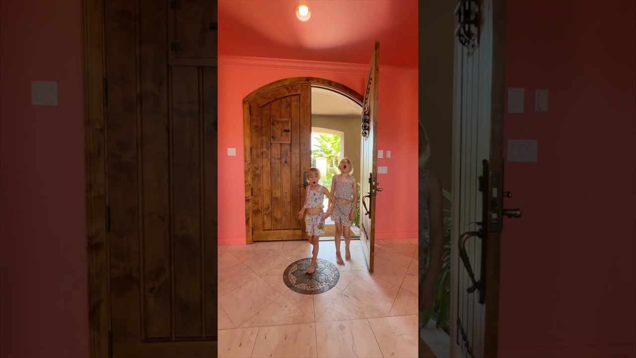 Would you live in a completely pink house? 😅🦩
