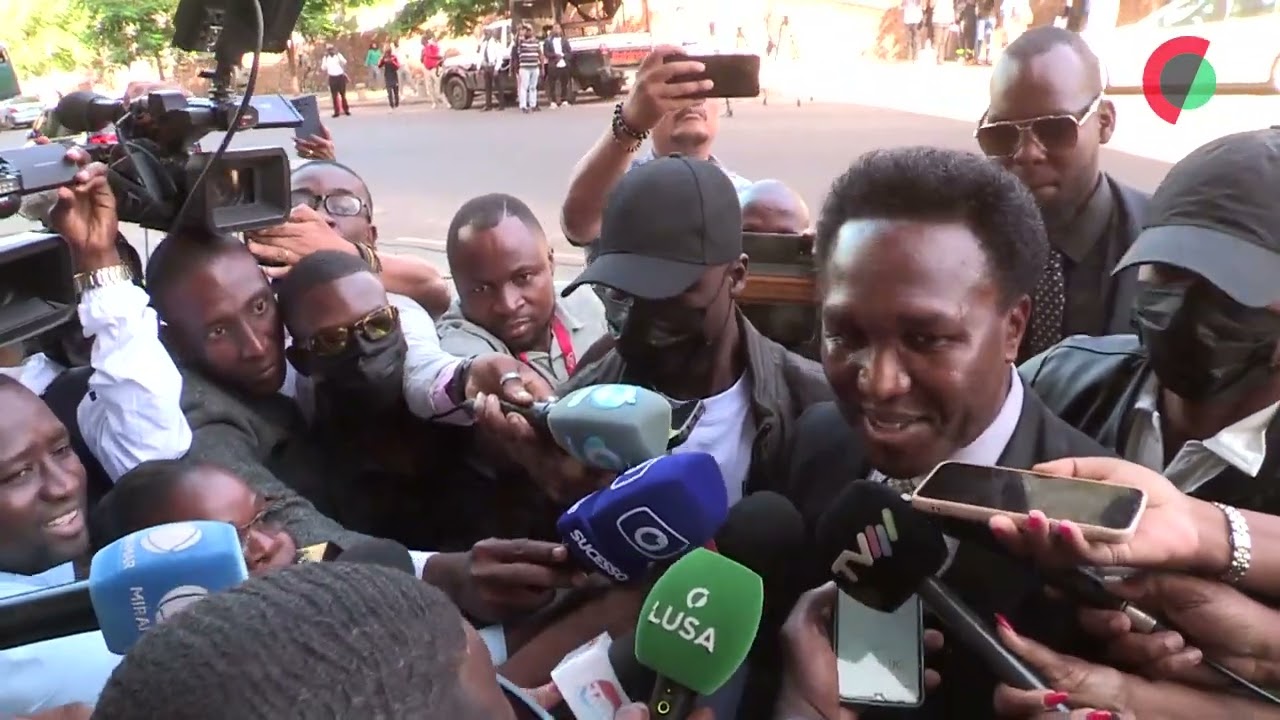 Polícia lança gás próximo à PGR em Maputo para afastar apoiantes de Venâncio Mondlane