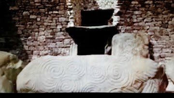 Brú na Bóinne Megalithic Monuments Ireland