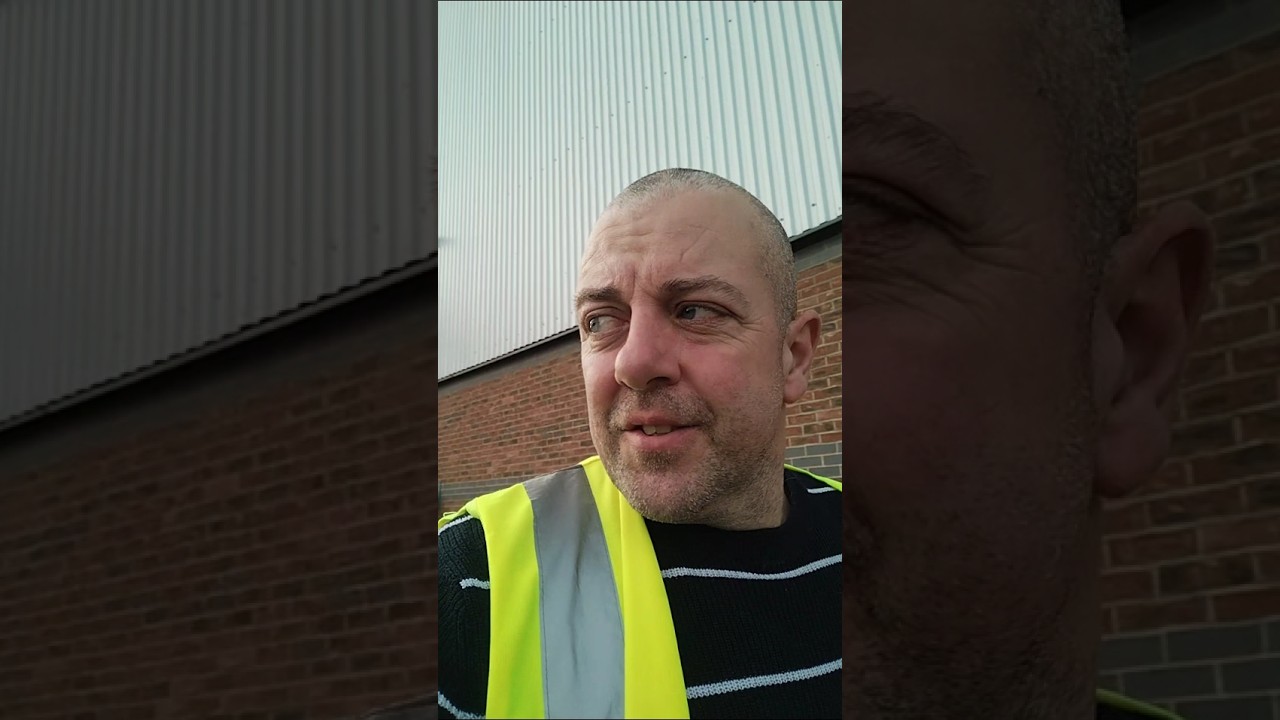 Возможно, этот язык не для YT :-) Водитель доставки стонет! 