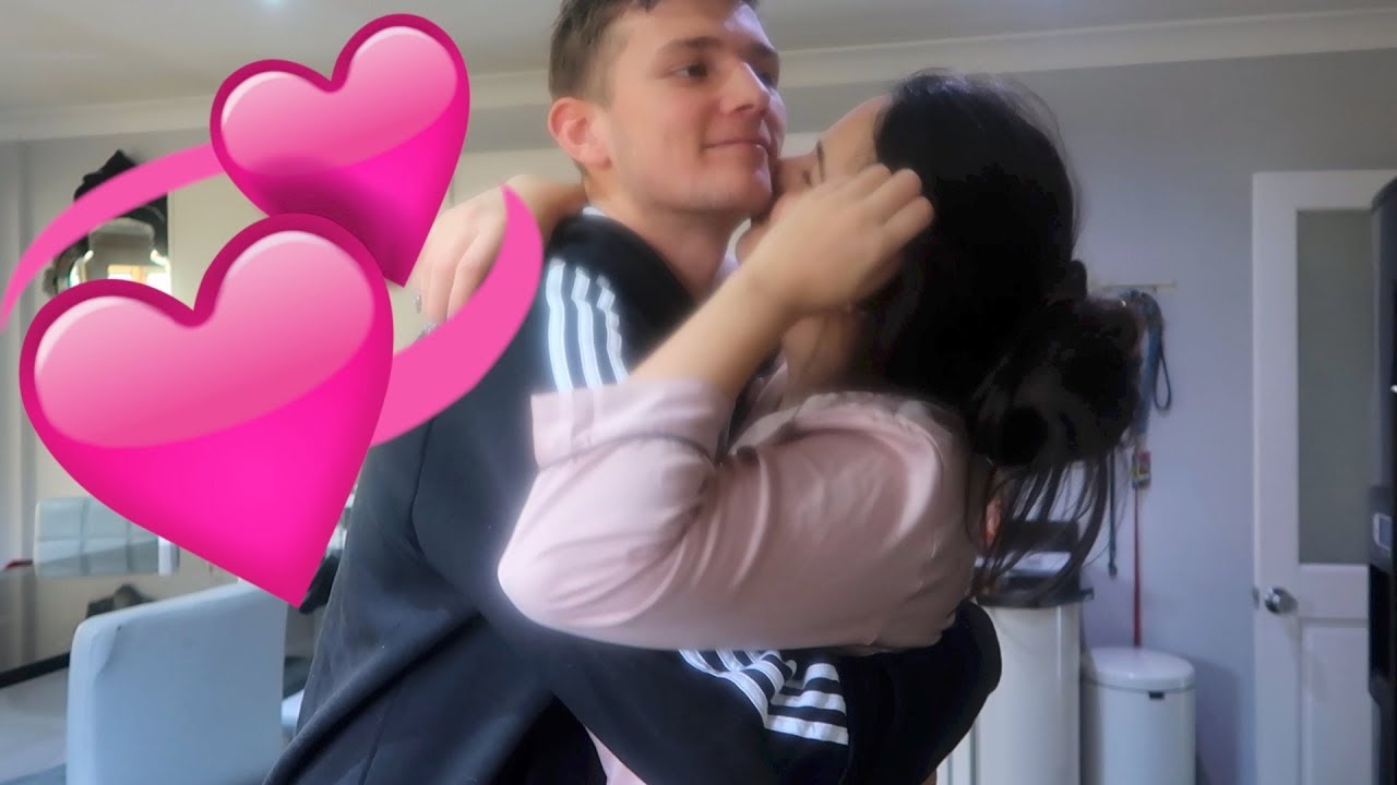 SURPRISING MY GIRLFRIEND BECAUSE SHE IS ILL!!