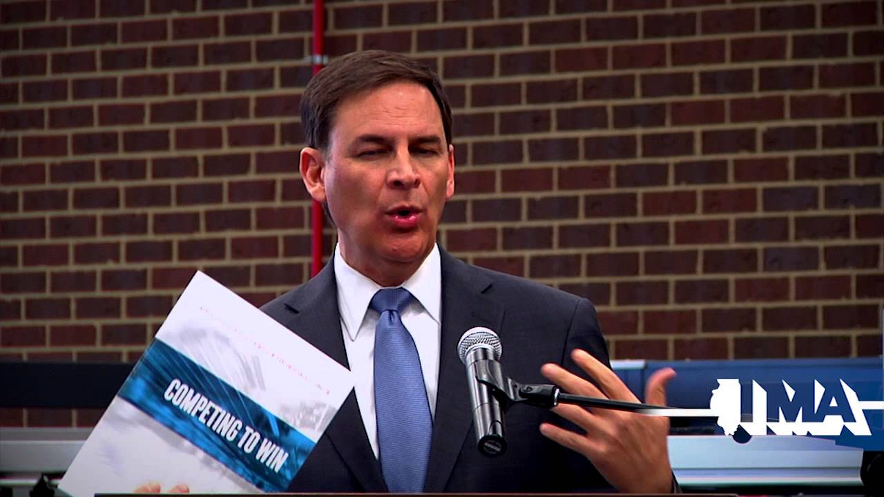 Jay Timmons speaks at Harper College