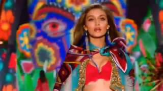 Gigi Hadid on the Victoria's Secret Fashion Show Runway 2015 - 2016