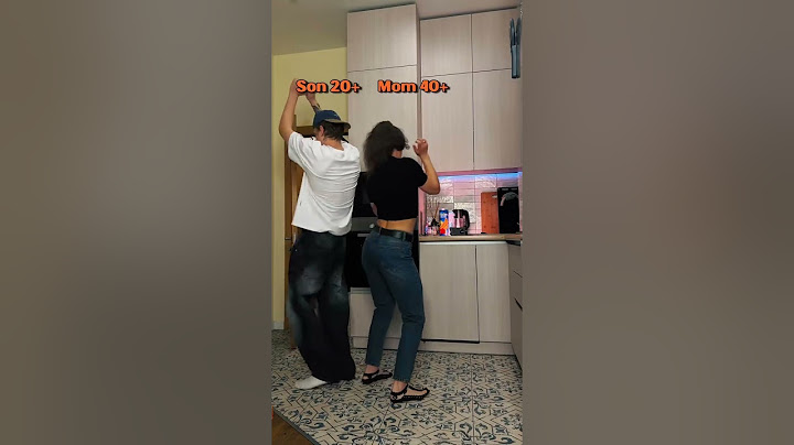 Когда у вас с мамой один вайб😂 Кто станцевал лучше? #lisastass #shorts