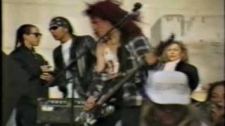 L7 w/ Dave Grohl - Live in Los Angeles 1991 (Part 1)