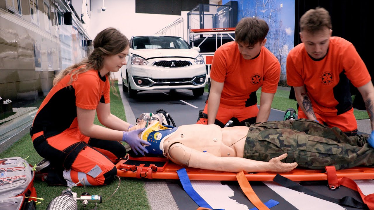 RATOWNICTWO MEDYCZNE // KOLEGIUM NAUK MEDYCZNYCH // UNIWERSYTET RZESZOWSKI