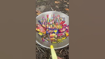 Experiment to light all the firecrackers in the pan #firecrackers #petasan #mercon #shorts