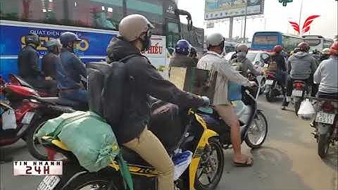 TPHCM, người dân về quê ăn Tết, cửa ngõ phía Tây ùn ứ cục bộ