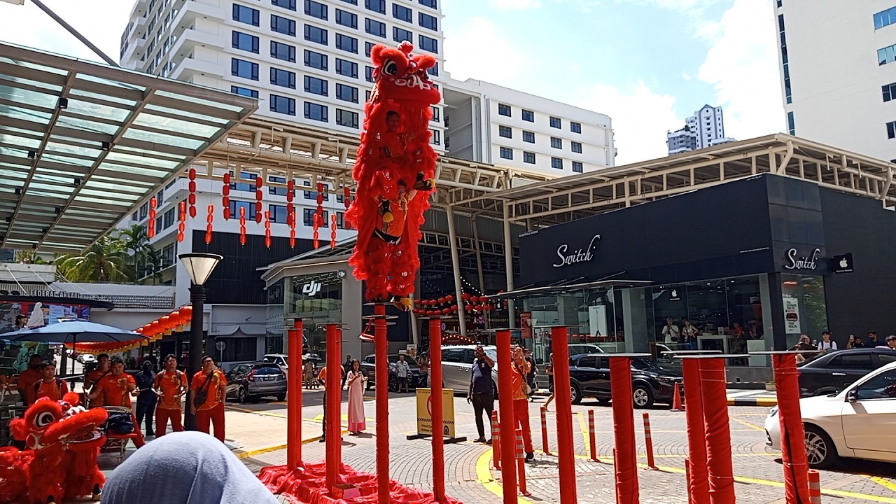 Acrobatic Lion Dance at Plaza Low Yat for Chinese New Year 2026 (Kuala Lumpur, Malaysia)