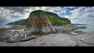 Странные камни на Курильских островах (Россия)