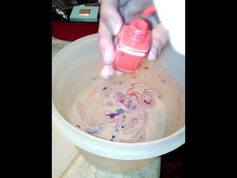 Βίντεο: Πώς να βάψετε μια θήκη τηλεφώνου