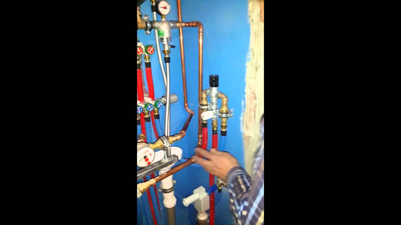 Водопровод 2 коллекторных узла трубами рехау - YouTube