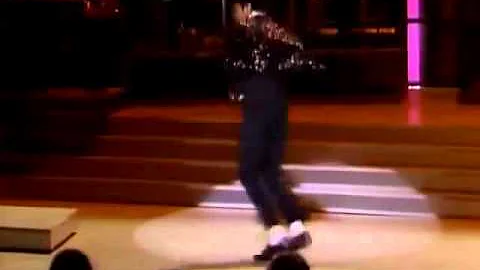 Michael Jackson - The First Moonwalk (1983) - DayDayNews