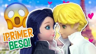 💋ADRIEN BESA a MARINETTE en FIESTA de DISFRACES 💋🐞 LADYBUG 🐞- Juguetes Fantásticos